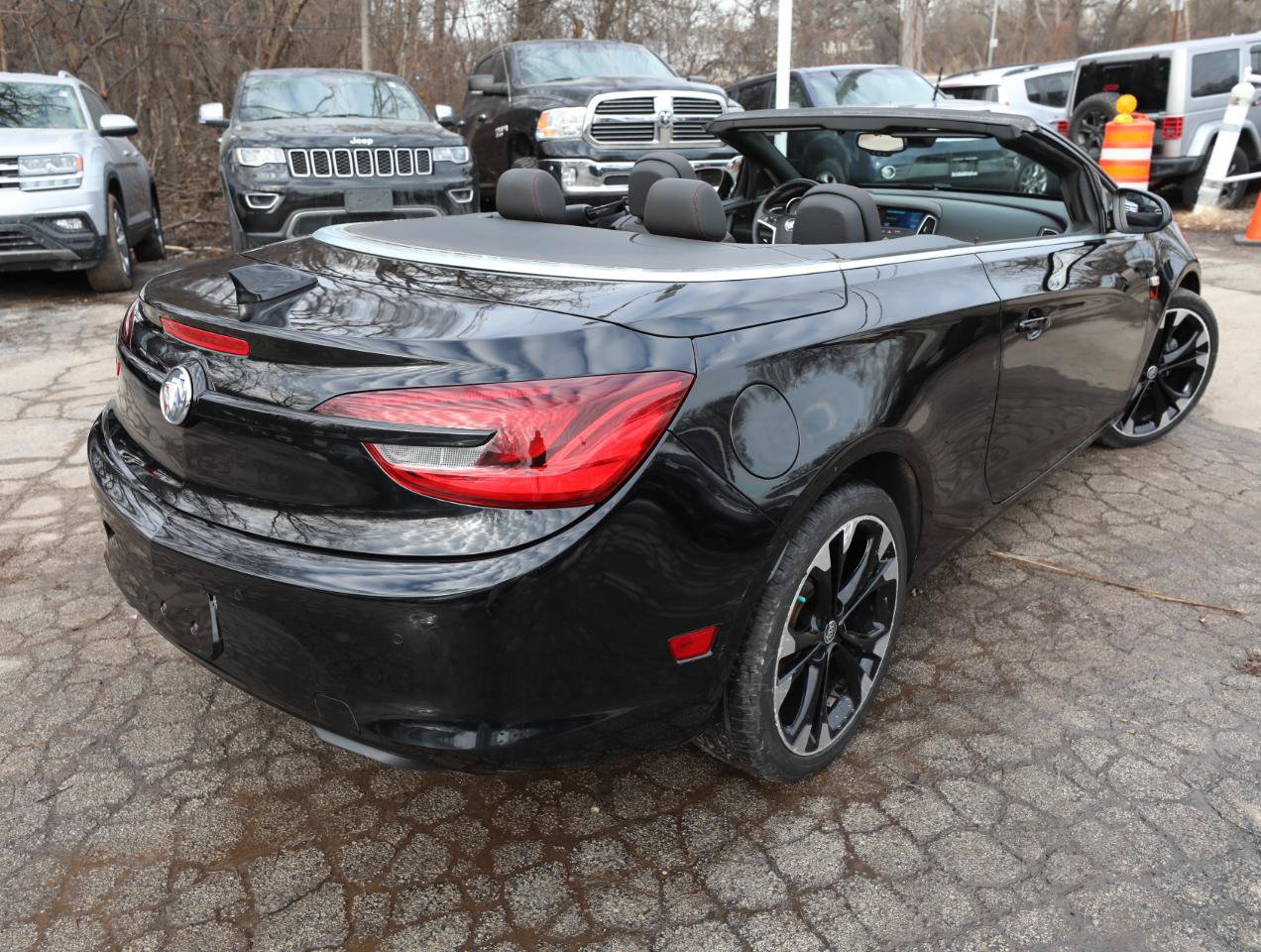 Used 2018 Buick Cascada Sport Touring w/ Dark Effects Package FWD image 12