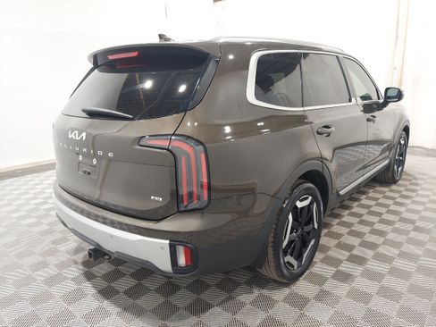Used 2024 Kia Telluride EX AWD/4WD image 3