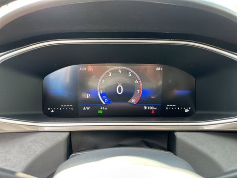 New 2025 Volkswagen Taos SE image 15