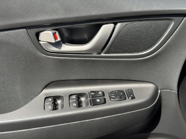 Used 2018 Hyundai Kona Limited FWD image 22
