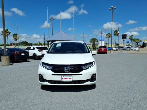 Used 2025 Honda Odyssey Touring image 3