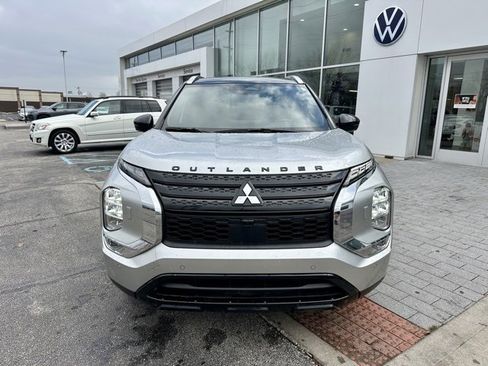 Used 2023 Mitsubishi Outlander SEL Black Edition image 2