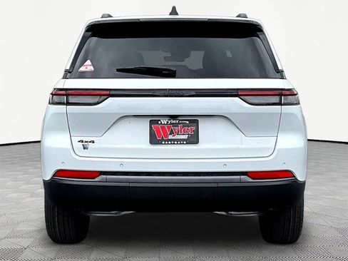 New 2026 Jeep Grand Cherokee Altitude AWD/4WD image 5