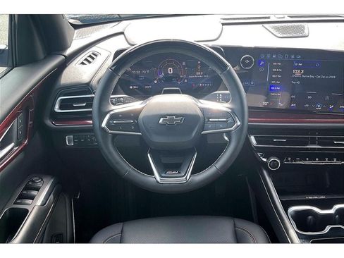 Used 2024 Chevrolet Traverse Z71 w/ Enhanced Driving Package AWD/4WD image 5