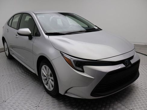 Certified 2024 Toyota Corolla LE image 6