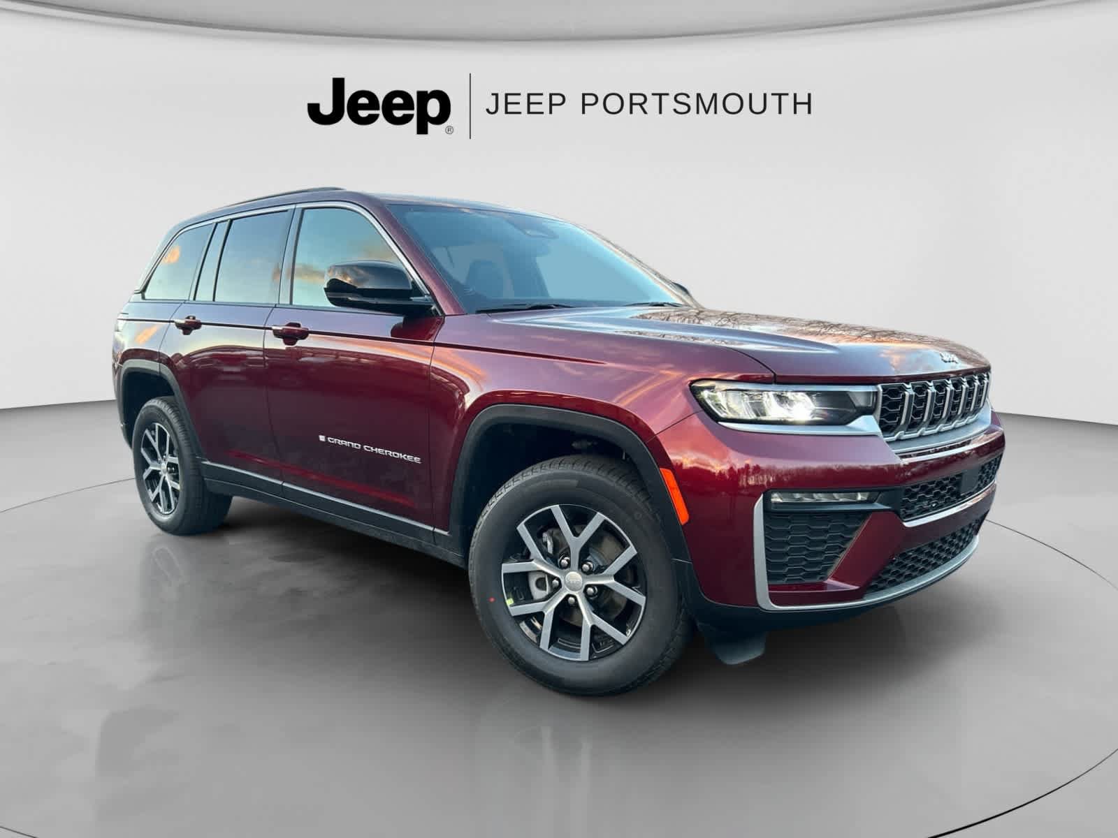 Used 2026 Jeep Grand Cherokee Limited AWD/4WD image 1