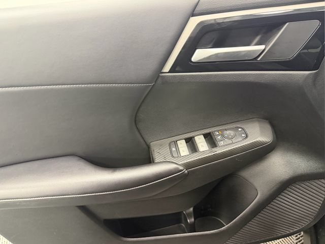 Used 2024 Mitsubishi Outlander 4WD Plug-In Hybrid image 13