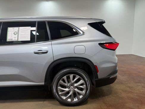 Used 2026 Buick Enclave Preferred AWD/4WD image 36