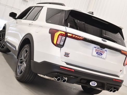 New 2026 Ford Explorer ST w/ Sun And Sound Package image 39