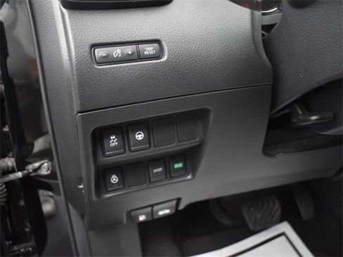 Used 2022 Nissan Rogue Sport SL w/ Premium Package image 11