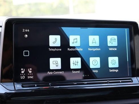 New 2026 Volkswagen Atlas Cross Sport SE image 13