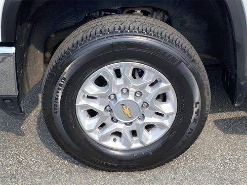Used 2024 Chevrolet Silverado 2500 LT image 18