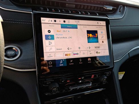 New 2025 Jeep Grand Cherokee Limited image 13