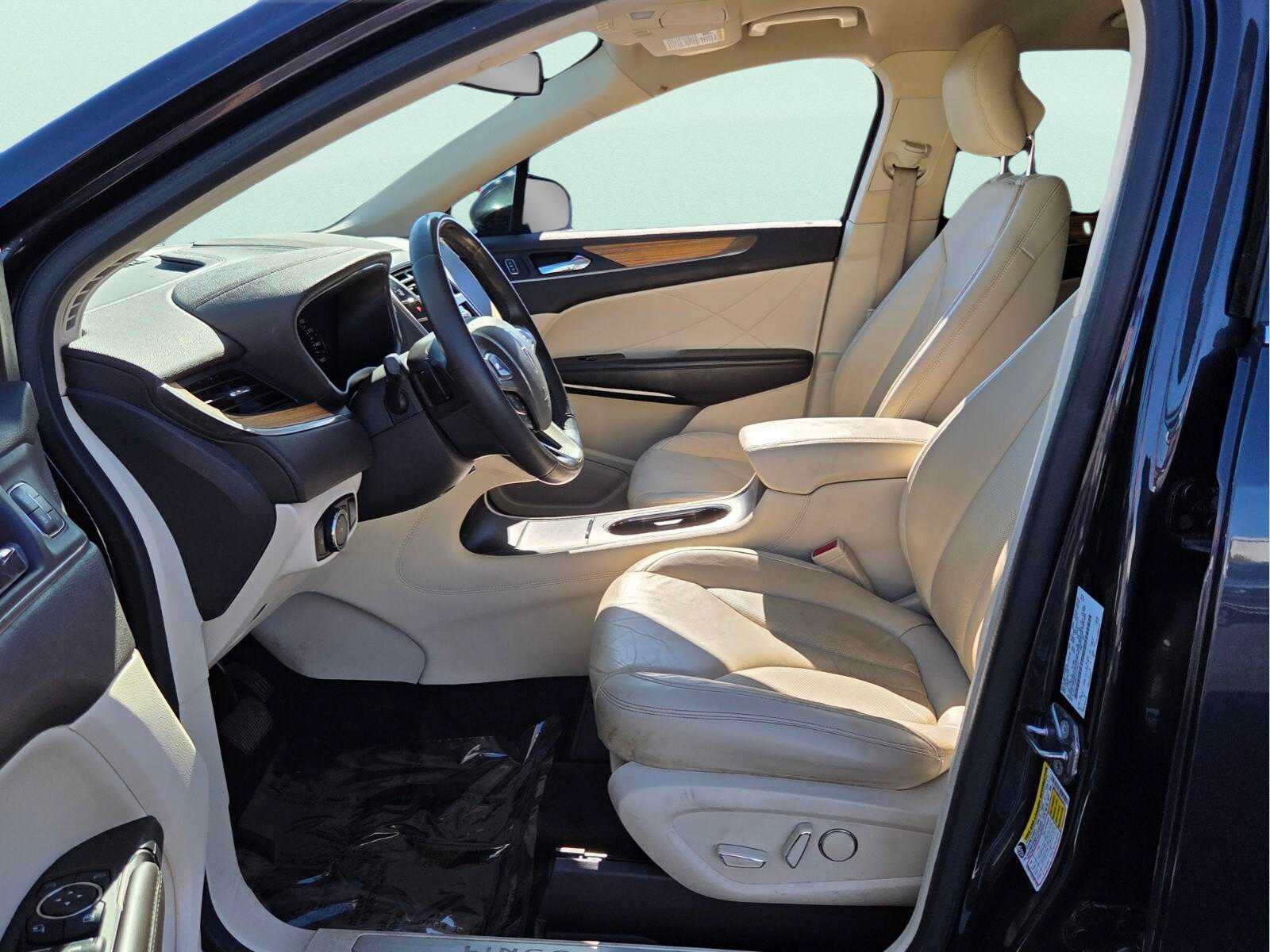 Used 2015 Lincoln MKC FWD w/ Equipment Group 101A Select image 10