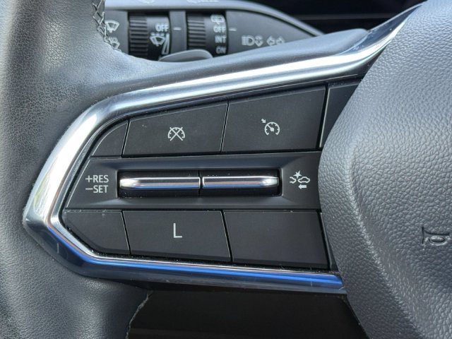 Used 2025 Chevrolet Equinox LT w/ Safety and Technology Package FWD image 24