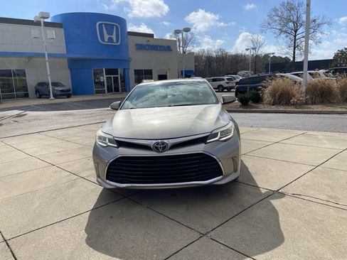 Used 2017 Toyota Avalon Touring image 3