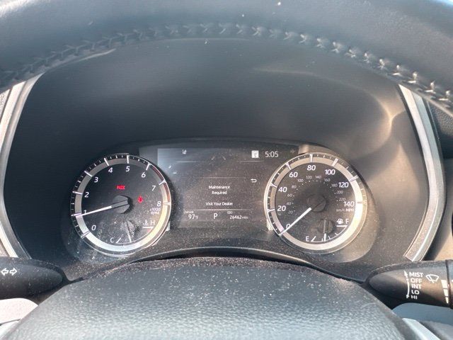 Used 2024 Toyota Highlander XLE FWD image 14