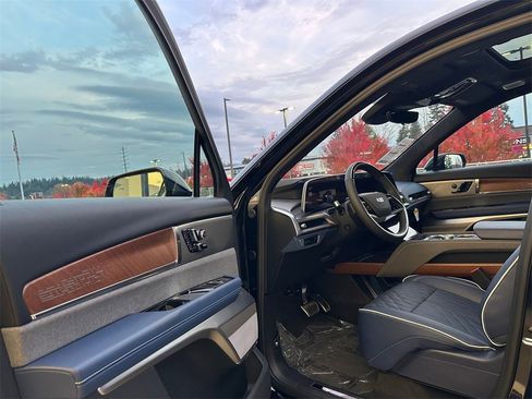 New 2026 Cadillac Vistiq Premium Luxury image 21