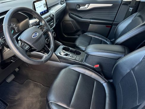 Certified 2022 Ford Escape SEL image 9