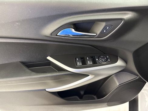 Used 2024 Chevrolet Trax LS w/ LS Convenience Package FWD image 23