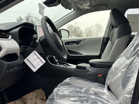 New 2025 Toyota RAV4 XLE image 9