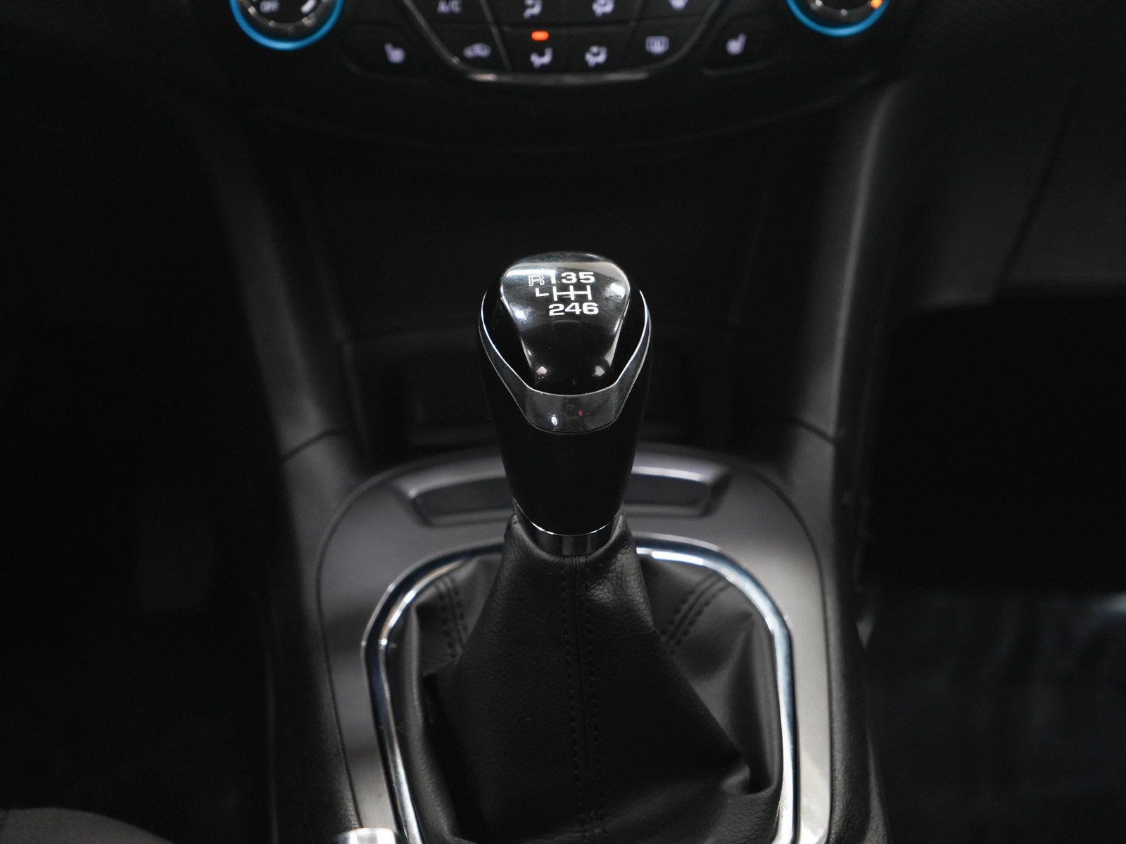 Used 2017 Chevrolet Cruze LT FWD image 16