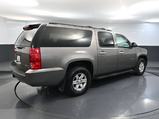 Used 2012 GMC Yukon XL SLT w/ SLT-2 Equipment Package AWD/4WD image 3