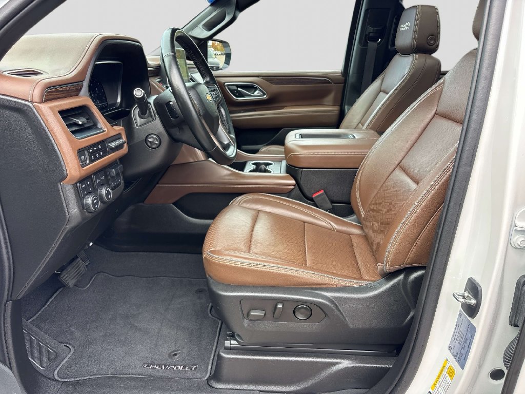 Used 2023 Chevrolet Tahoe High Country AWD/4WD image 9