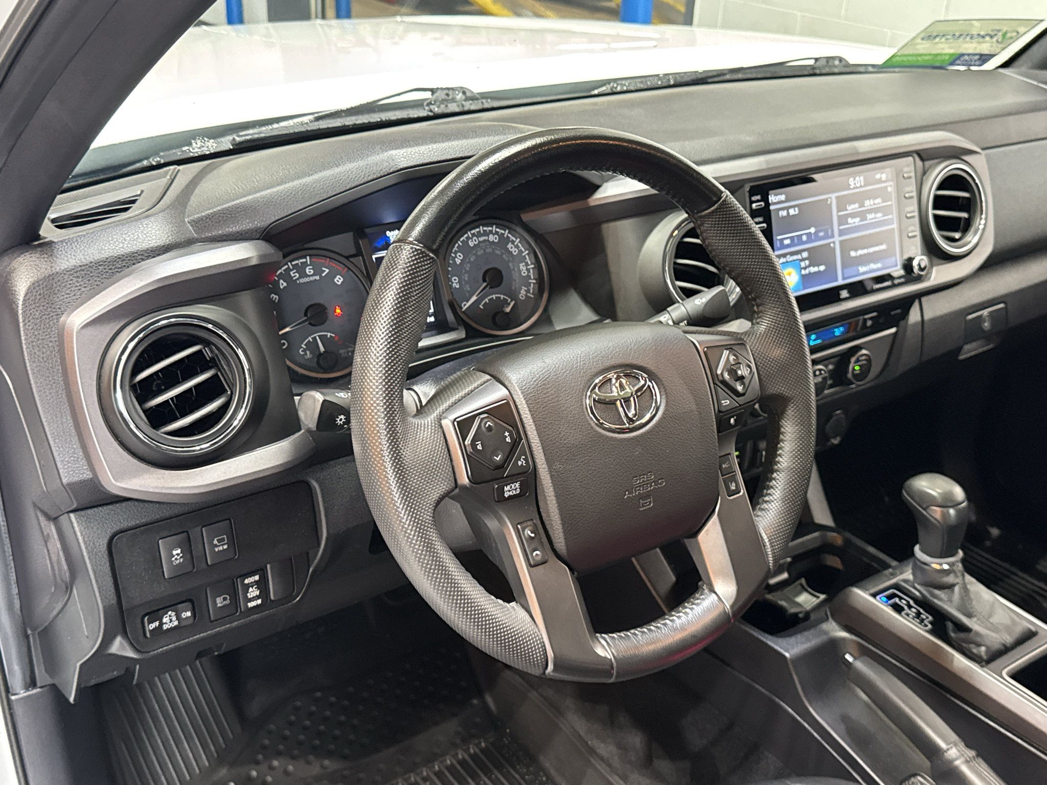 Used 2021 Toyota Tacoma TRD Off-Road w/ TRD Premium Off Road Package AWD/4WD image 14
