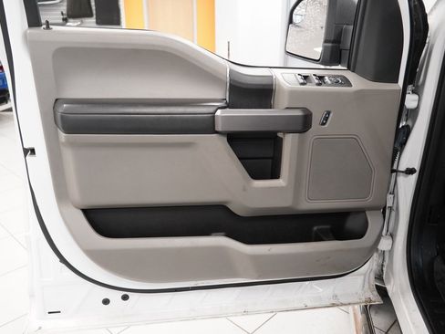 Used 2019 Ford F150 XLT w/ Trailer Tow Package image 16