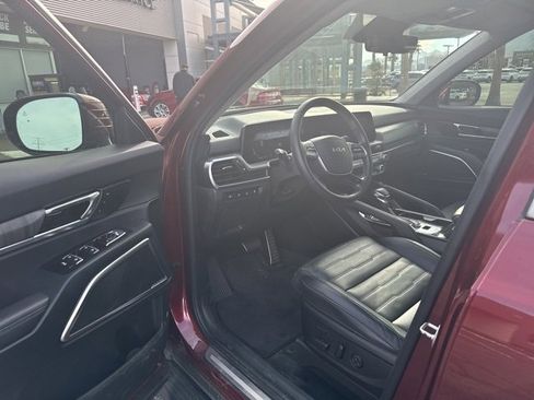Used 2024 Kia Telluride SX Prestige w/ Towing Package image 9