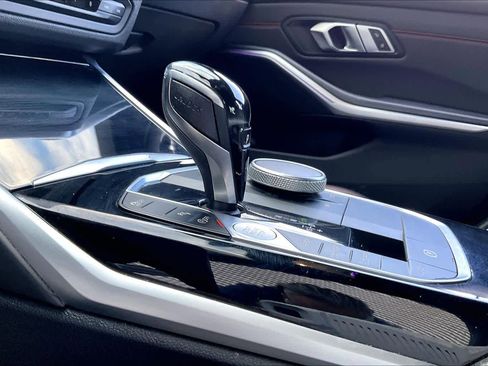 Used 2019 BMW 330i Sedan w/ Premium Package image 15