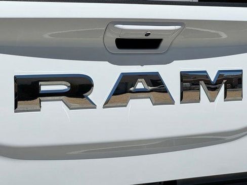 Used 2025 RAM 2500 Laramie AWD/4WD image 12