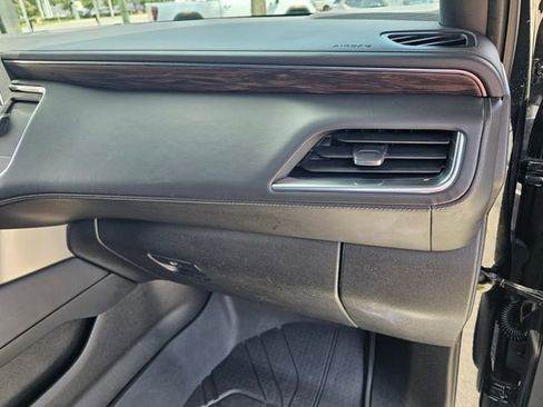 Used 2021 Chevrolet Suburban Z71 w/ Z71 Signature Package AWD/4WD image 24