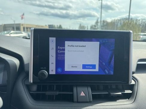 Used 2023 Toyota RAV4 SE w/ Weather & Moonroof Package image 18