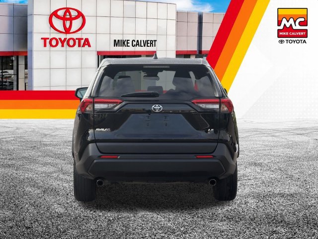 Used 2023 Toyota RAV4 LE FWD image 5