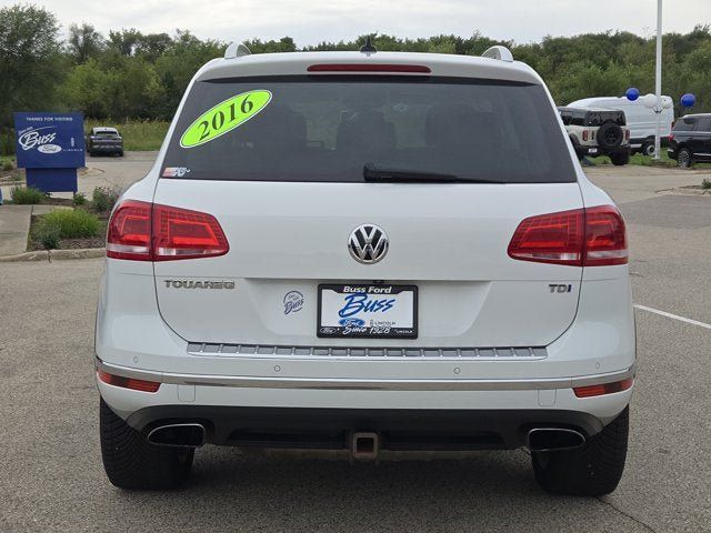 Used 2016 Volkswagen Touareg Sport AWD/4WD image 8