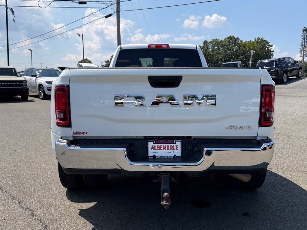 Used 2025 RAM 3500 Tradesman w/ Chrome Appearance Group AWD/4WD image 4