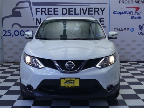 Used 2017 Nissan Rogue Sport SL AWD/4WD image 2