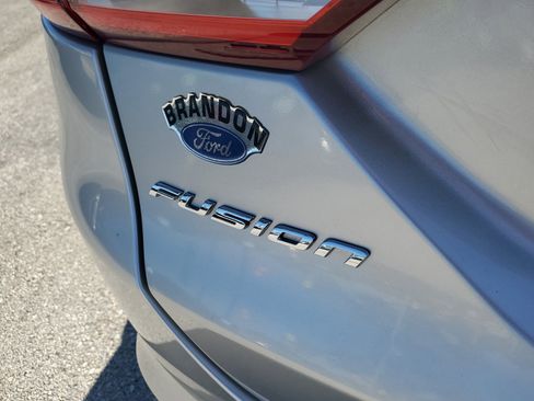 Used 2017 Ford Fusion SE image 10