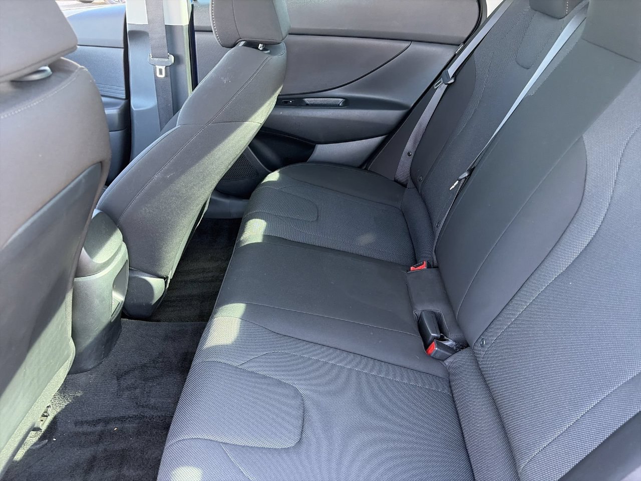 Certified 2025 Hyundai Elantra SE FWD image 16