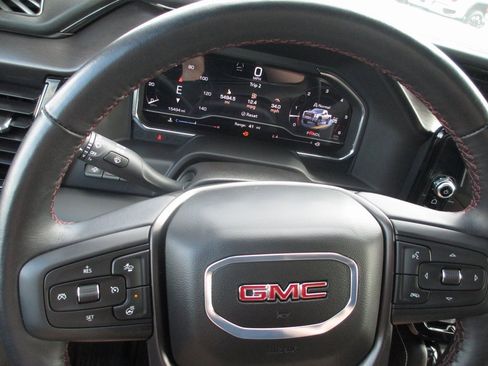 Used 2025 GMC Sierra 2500 AT4X image 33