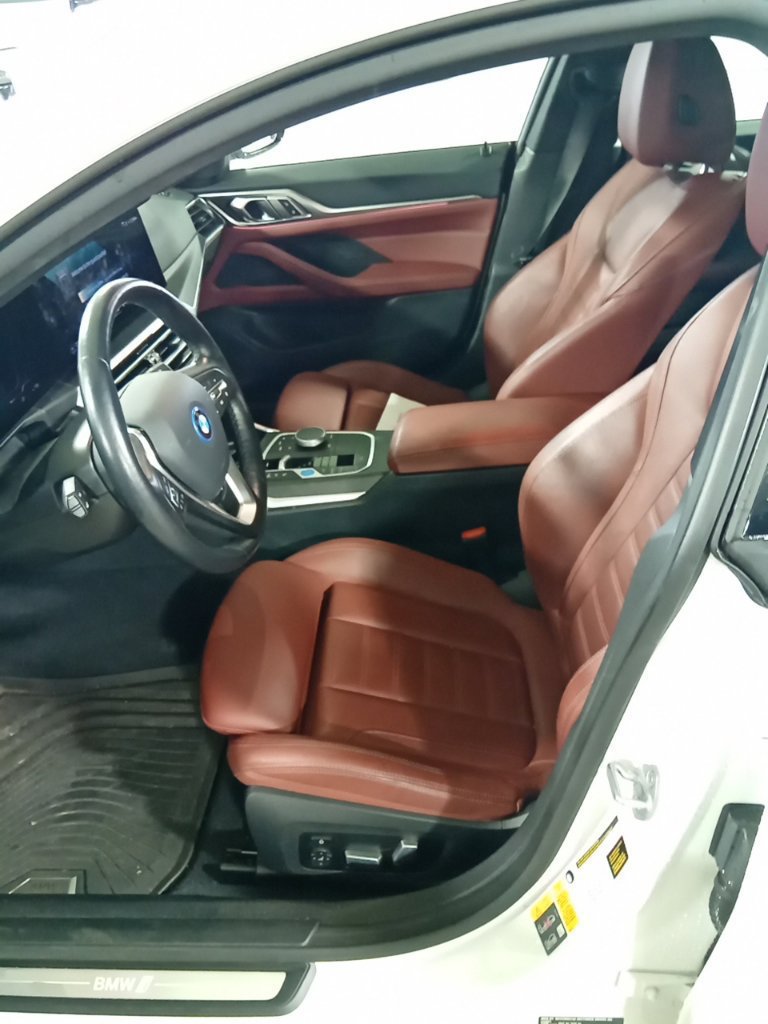 Used 2024 BMW i4 eDrive35 w/ Premium Package RWD image 9
