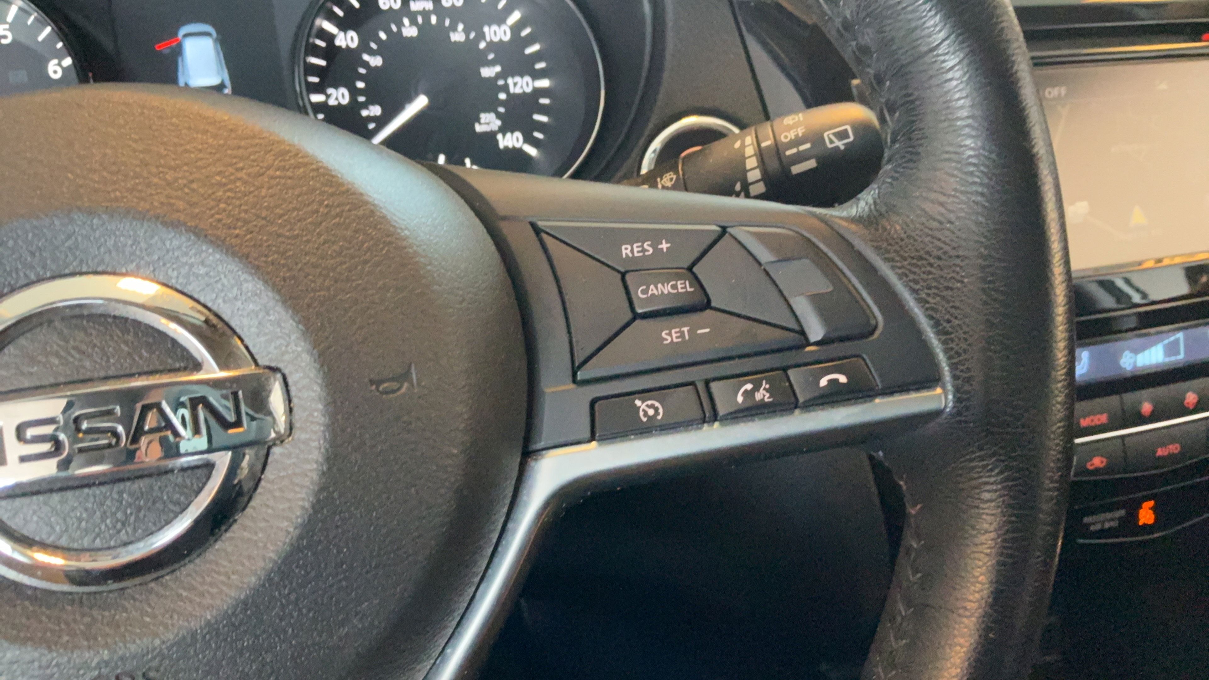Used 2017 Nissan Rogue SL AWD/4WD image 17
