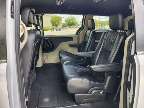 Used 2017 Dodge Grand Caravan SXT FWD image 6