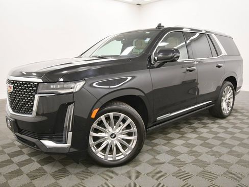 Used 2022 Cadillac Escalade Premium Luxury image 2