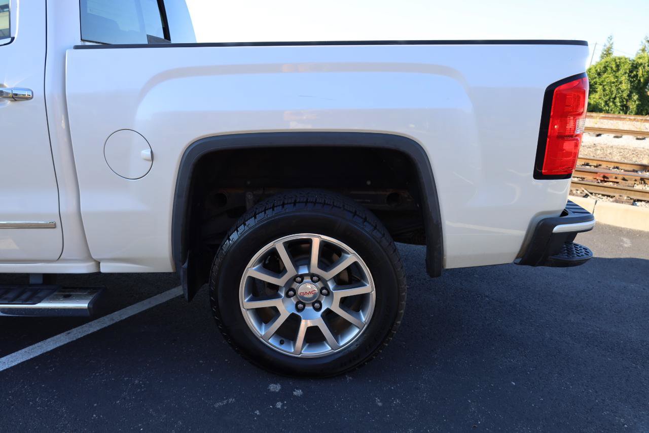 Used 2015 GMC Sierra 1500 Denali w/ Driver Alert Package AWD/4WD image 18