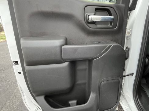 Used 2020 Chevrolet Silverado 1500 Custom w/ Custom Value Package image 16