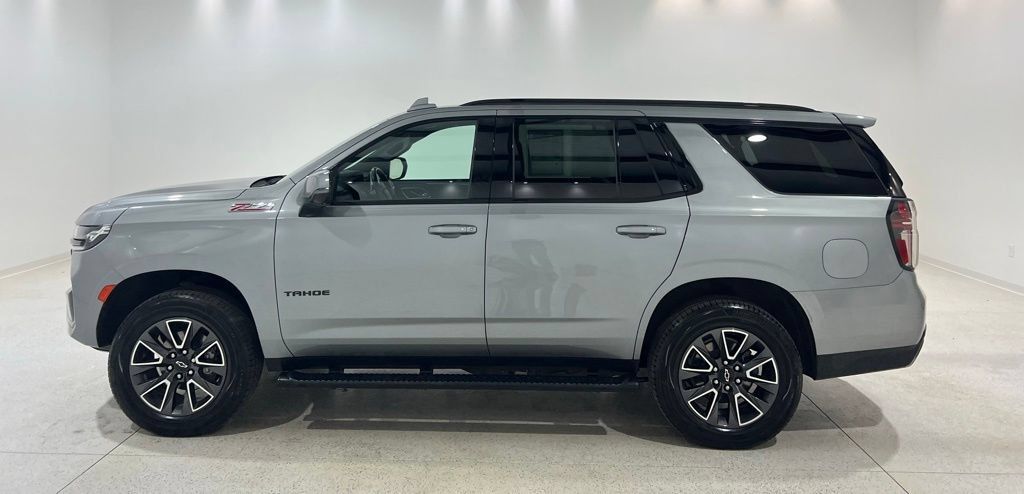 Used 2023 Chevrolet Tahoe Z71 w/ Luxury Package AWD/4WD image 2