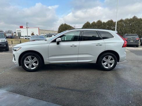 Used 2022 Volvo XC60 B5 Momentum image 4